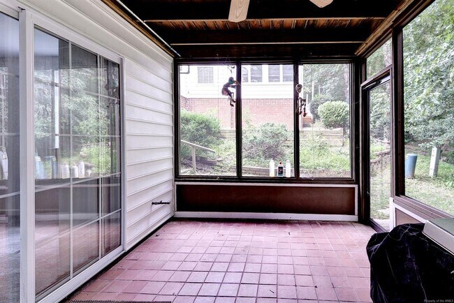 Building Photo - 8321 Barons Ct