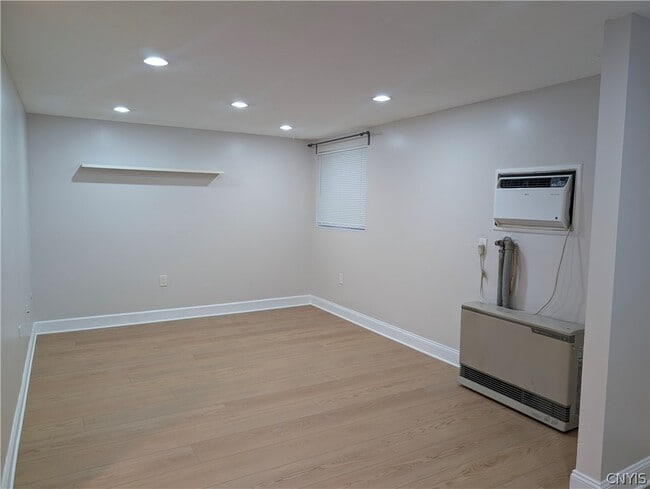 Building Photo - 273 Watertree Dr