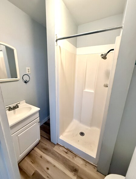 Building Photo - 210 W Main St