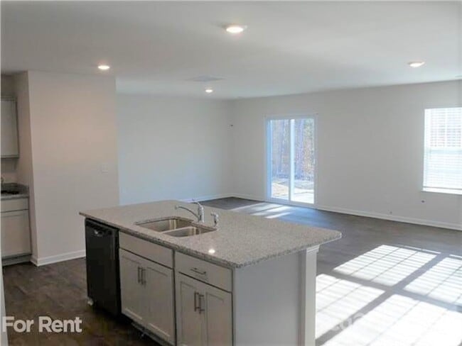 Building Photo - 7257 Finnigan Rd