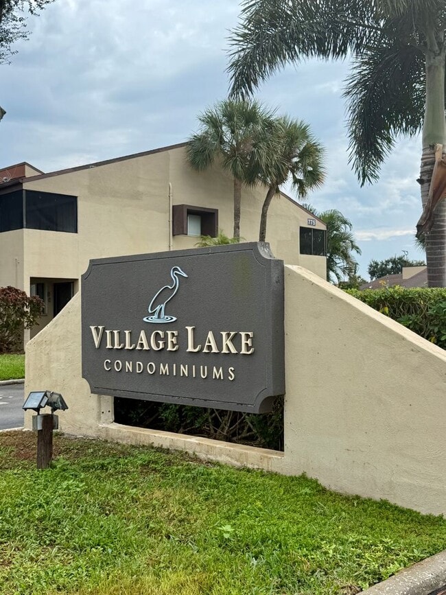 Building Photo - 775 N Village Dr