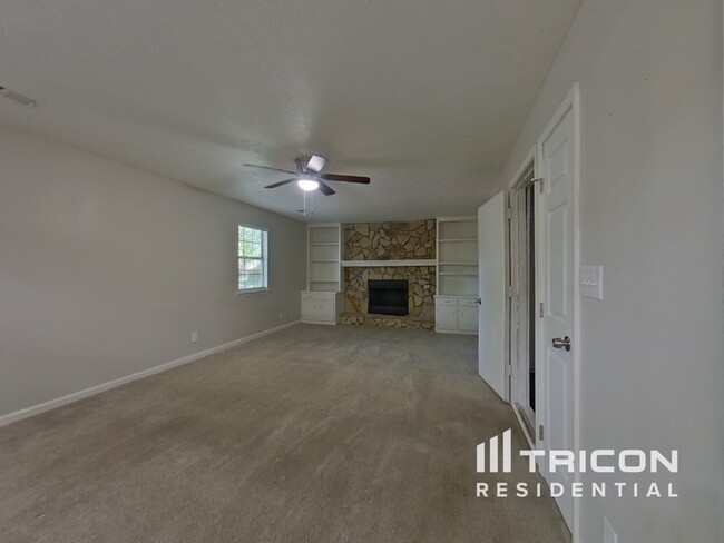 Building Photo - 531 Shefield Ct