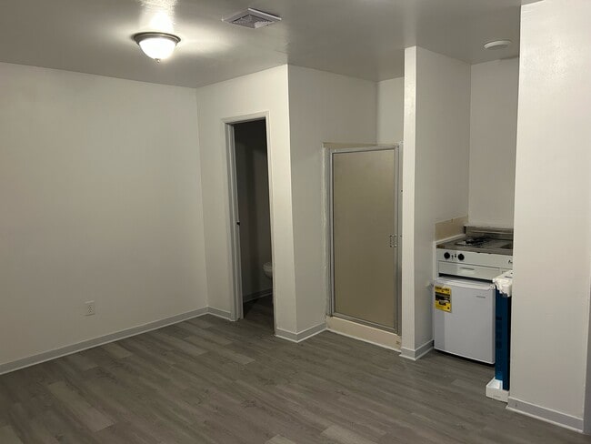 Building Photo - 1610 Rumrill Blvd