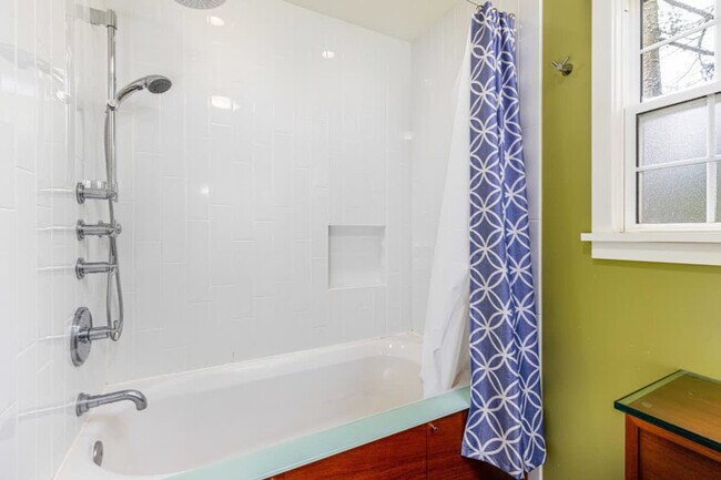 Building Photo - 3701 SW Henderson St