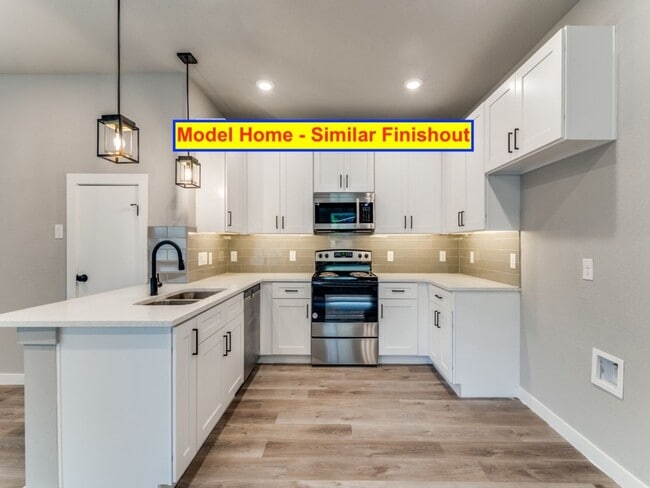 Building Photo - Yasmin Court Townhomes