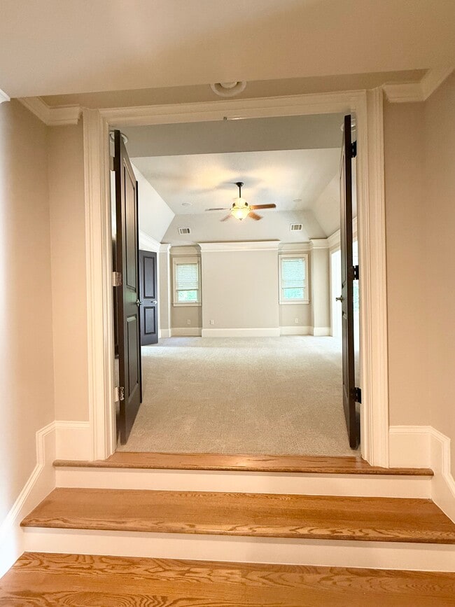 Building Photo - 2041 Mendenhall Cir