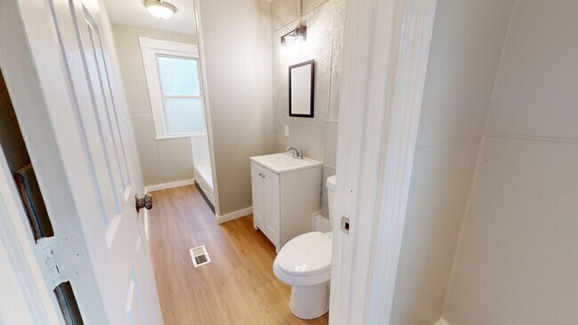 Building Photo - 3218-22 Walton