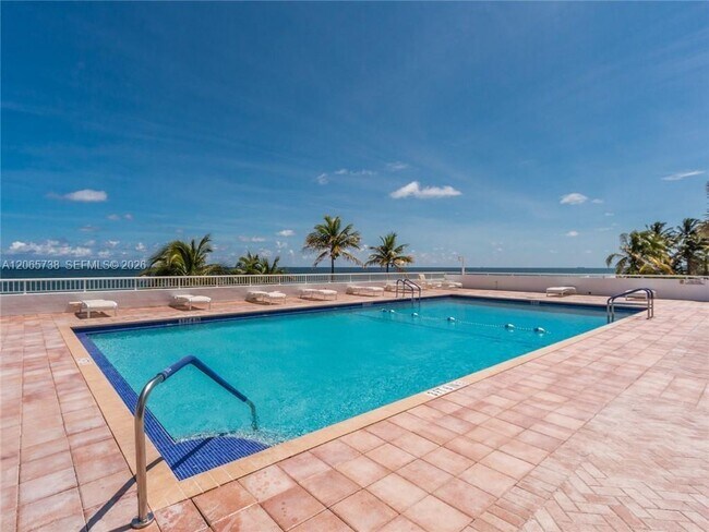 Building Photo - 1370 S Ocean Blvd
