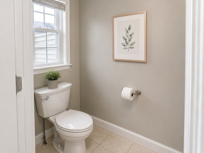 Building Photo - 30-32 Harriet Thayer Avenue Unit 1