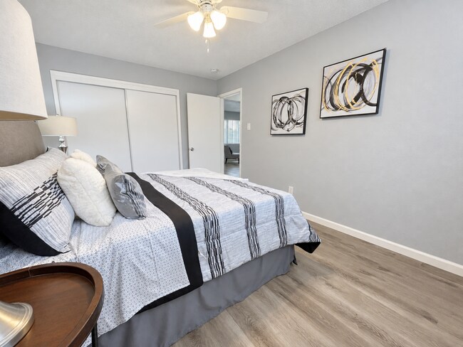Floorplan - Lone Pine Apartments