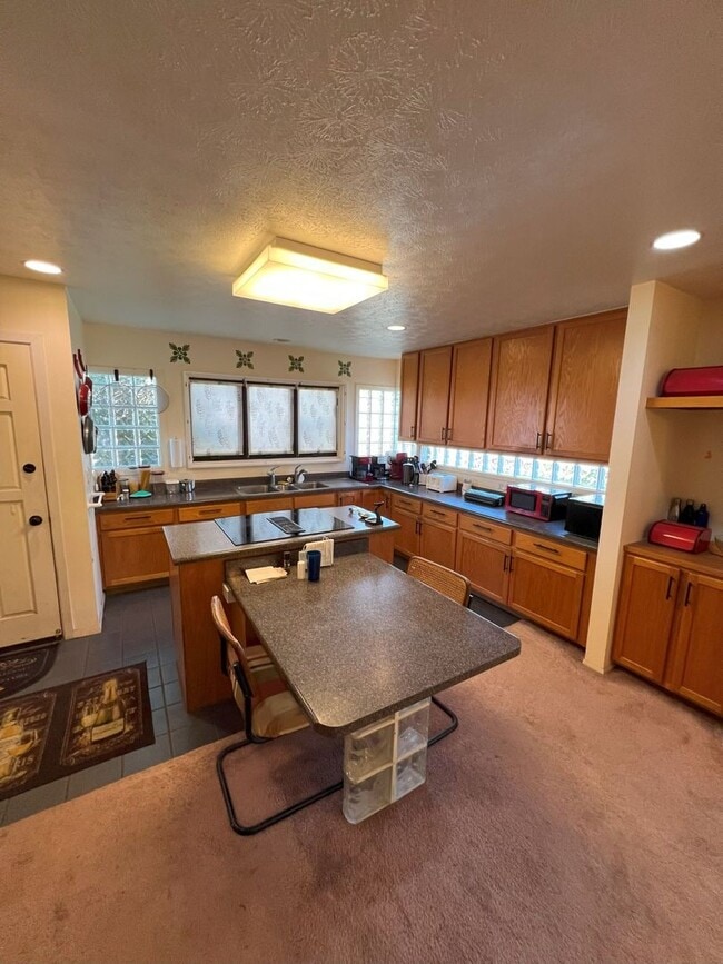 Building Photo - Waimea 3 bedroom 2.5 bath for Rent
