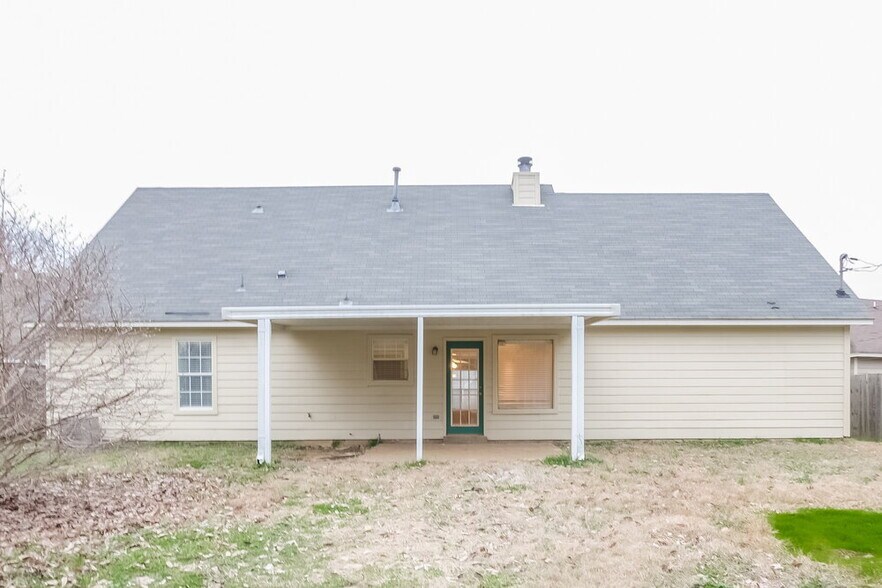 Building Photo - 6867 Brady Hill Dr