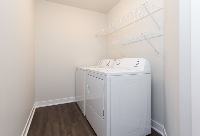 Building Photo - Beautiful, single-family home in Altoona! ...