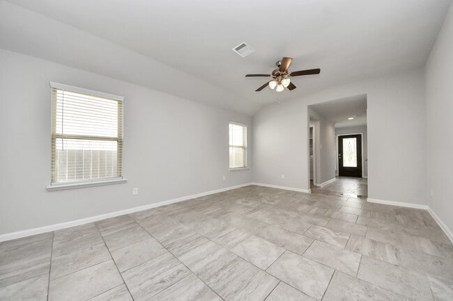 Building Photo - 1615 S City Oaks Ln