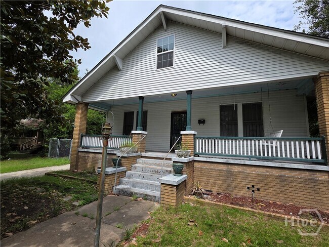 Building Photo - 105 Forrest Ave