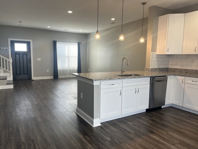 Building Photo - 77 Emanuel Ct