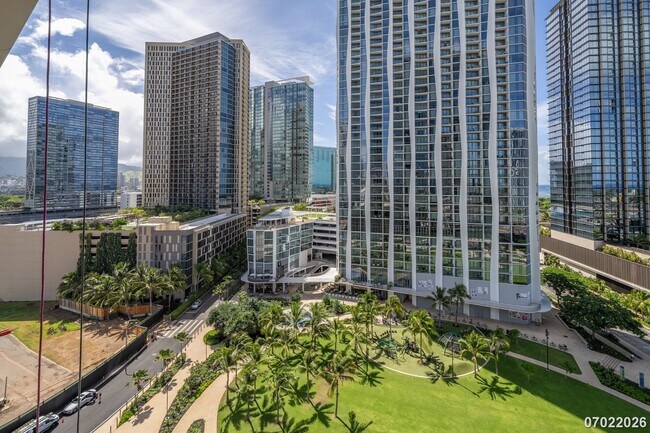 Building Photo - $4600 /1 Bed +DEN / 1 Bath Elevated Island Living at The Park at Ward Village