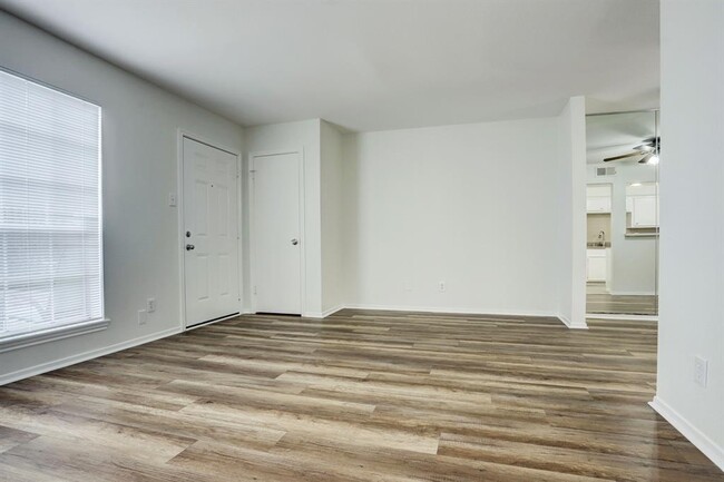 Building Photo - 11540 Chimney Rock Rd