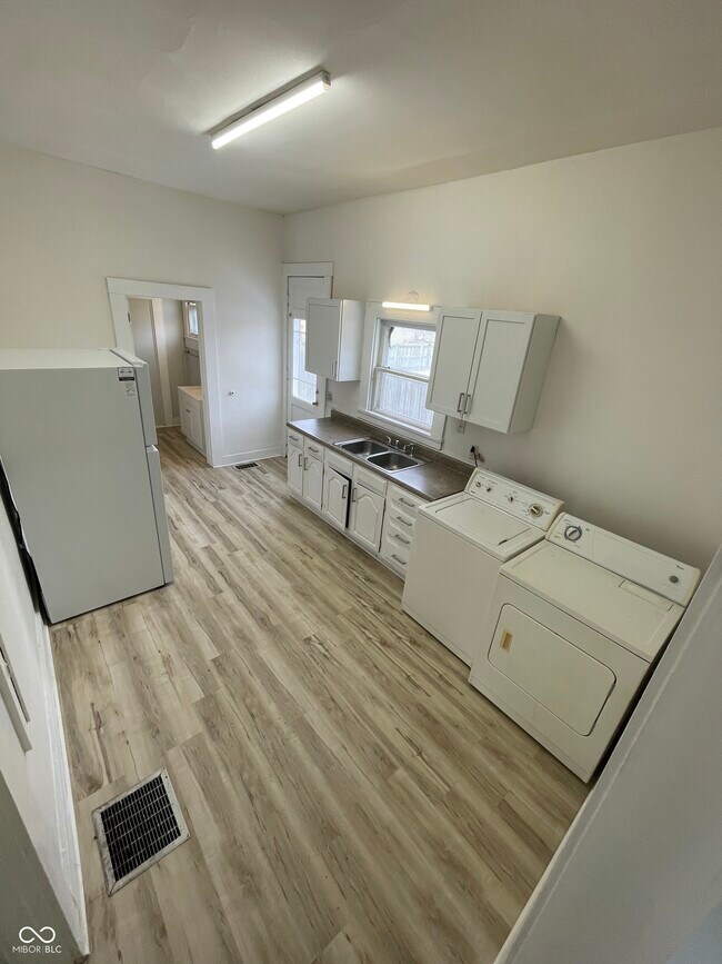 Building Photo - 610 S Gallatin St