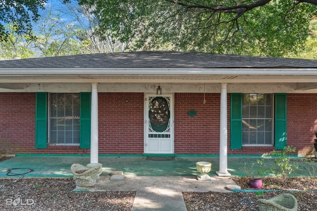 Building Photo - Country LIving!! MOVE IN SPECIAL HALF OFF ...