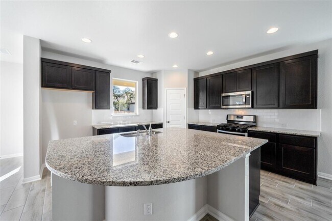 Building Photo - 104 Chalk Lake Cove