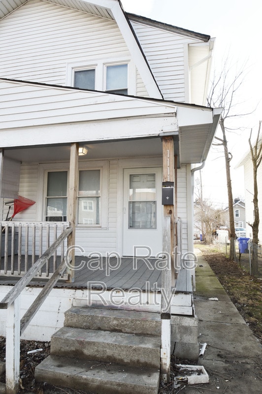 Building Photo - 1111 E 22nd Ave