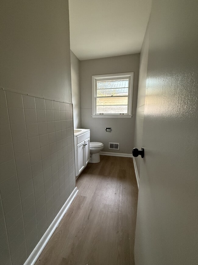 Building Photo - 405 Tyus St