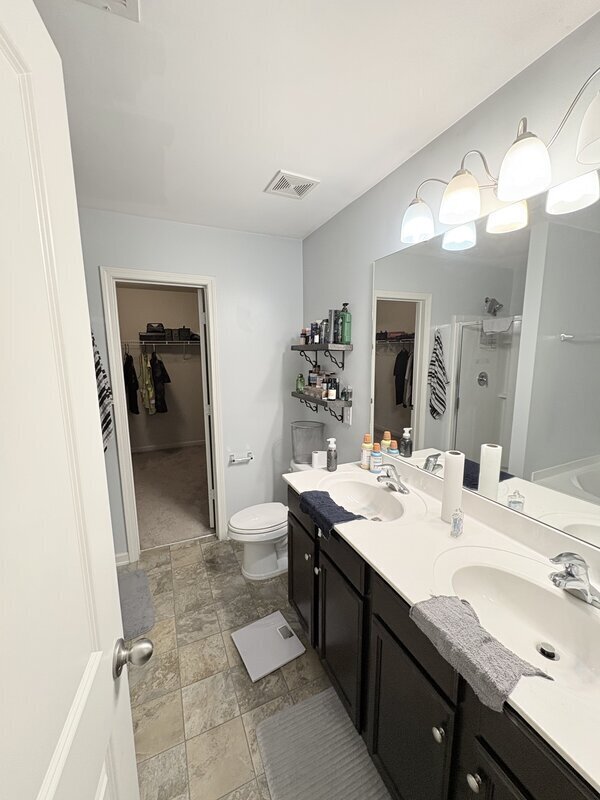 Building Photo - 1174 Primrose Dr