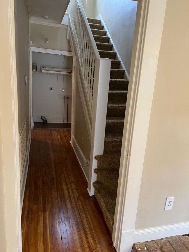 Building Photo - Downtown Statesville - 4 BR / 2 BA