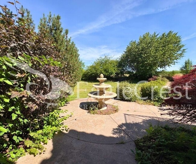 Building Photo - 44 Vinehill Dr