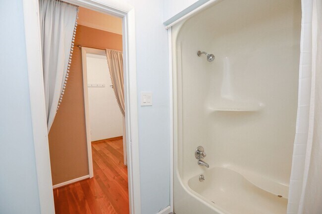 Building Photo - Luxurious home rental in Broad Bay Islands!