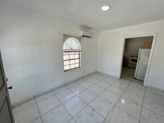 Building Photo - Charming 2-Bedroom Home with Solar Panels ...