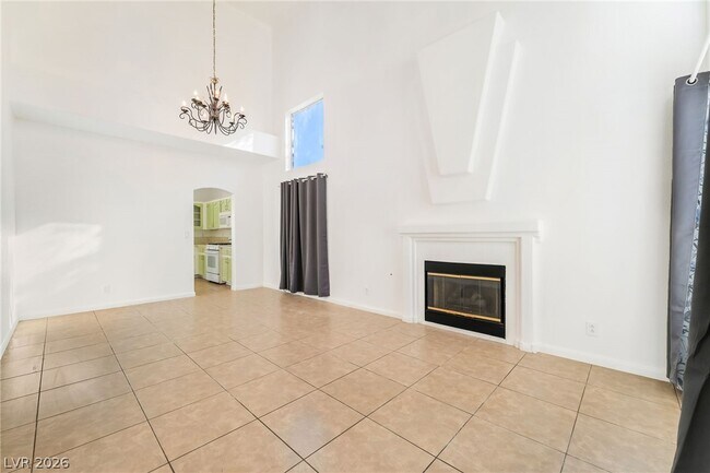 Building Photo - 1354 Silver Knoll Ave