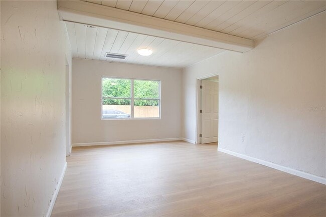 Building Photo - 37701 Primo Dr