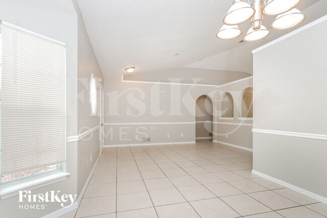 Building Photo - 2998 SW Vittorio St