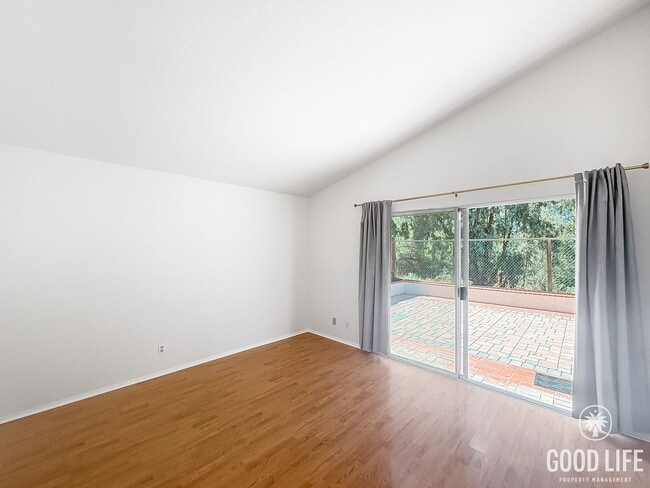 Building Photo - Cozy Escondido 3BR/2BA with A/C, large bac...