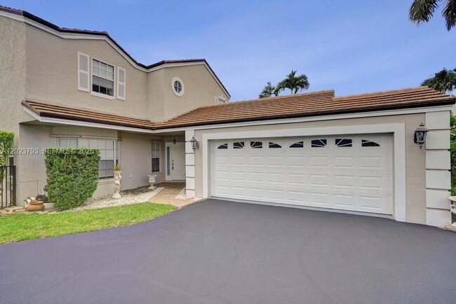 Building Photo - 21461 Sawmill Ct