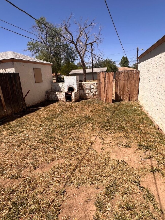 Building Photo - 3rd Street Duplex