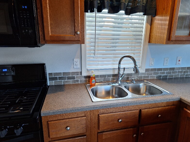 Building Photo - 3841 N Cascade Ave