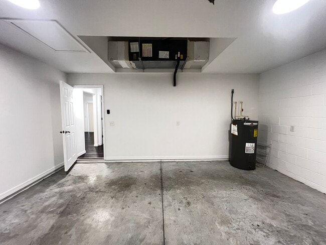 Building Photo - AWESOME 3 BD/2BA Home in Ocklawaha!!!