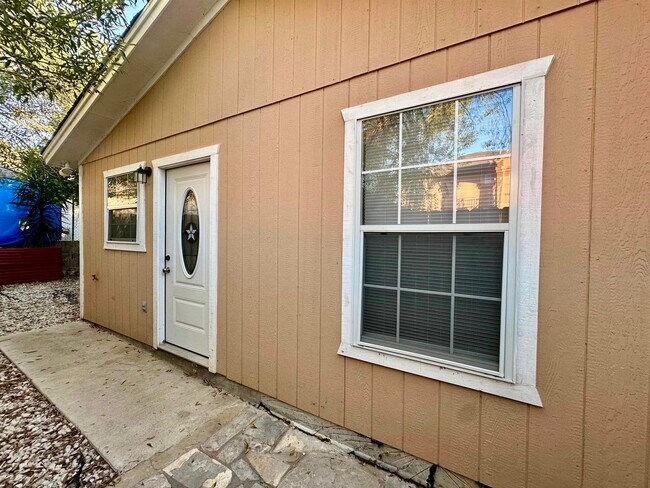 Building Photo - 3023 Potomac Loop