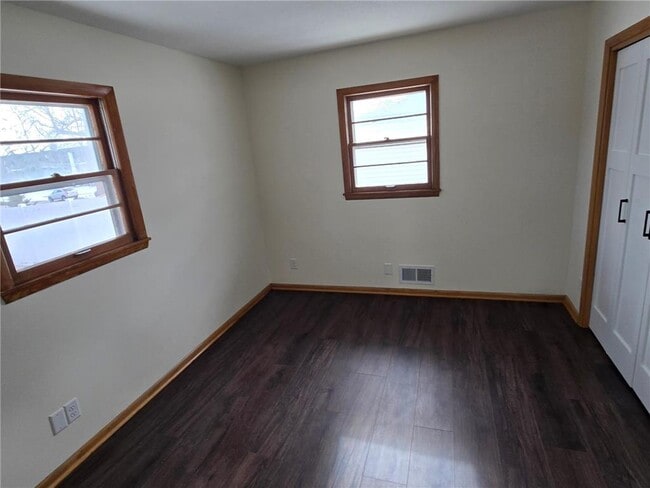 Building Photo - 1466 Charlton St