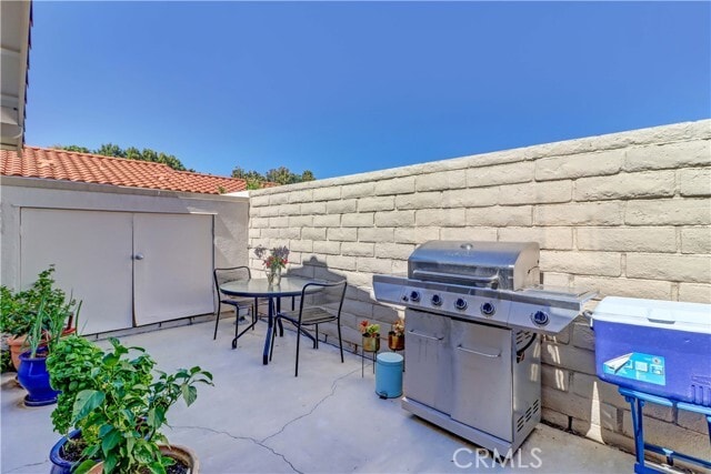Building Photo - 2374 Via Mariposa W