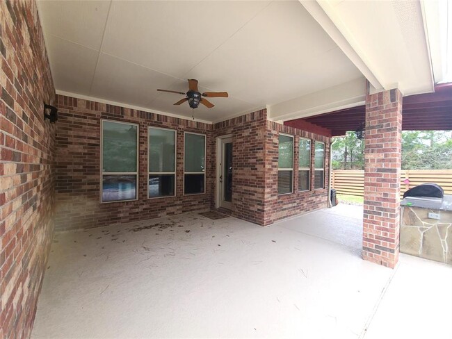 Building Photo - 17564 Country Meadow Ln