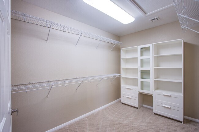 Building Photo - 8161 Walton Mills Ct