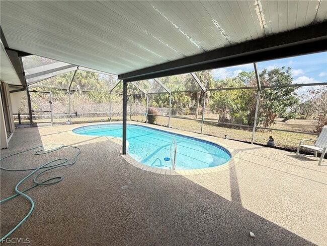 Building Photo - 502 Grant Ave