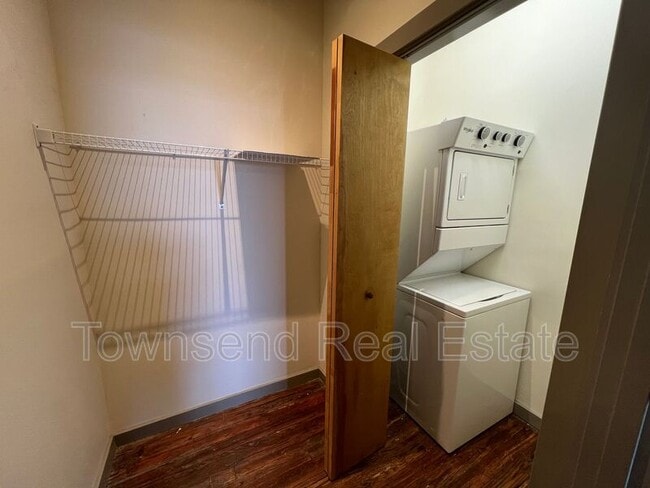 Building Photo - 159 Maxwell St