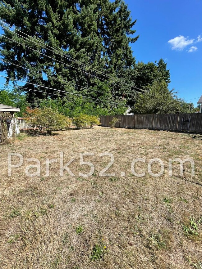 Building Photo - 3 Bedroom Rambler in Tacoma