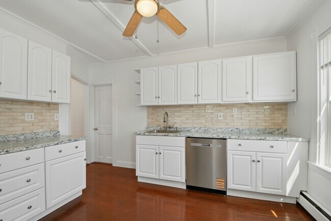 Building Photo - 78 Grove St