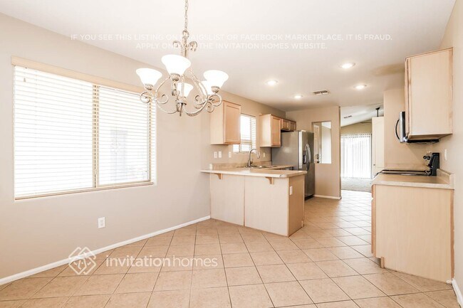 Building Photo - 423 W Corriente Ct